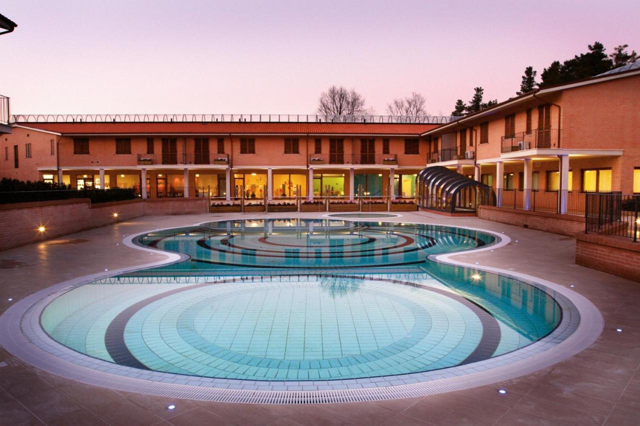 Residence Terme Di San Giacomo Sarnano Bagian luar foto